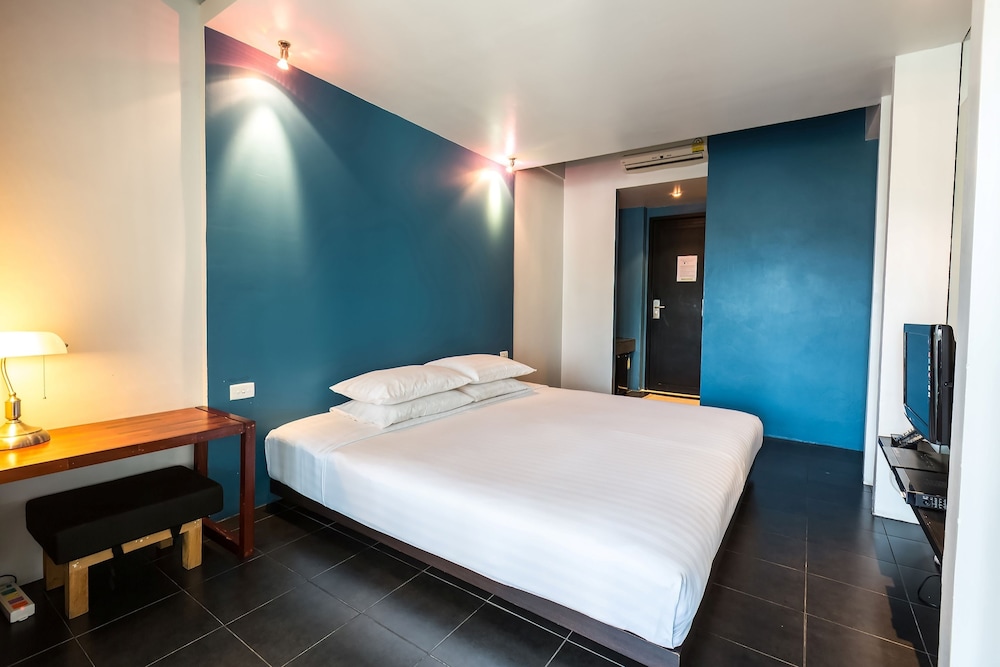 Standard Room, 2 Twin Beds, Canal View photo 2