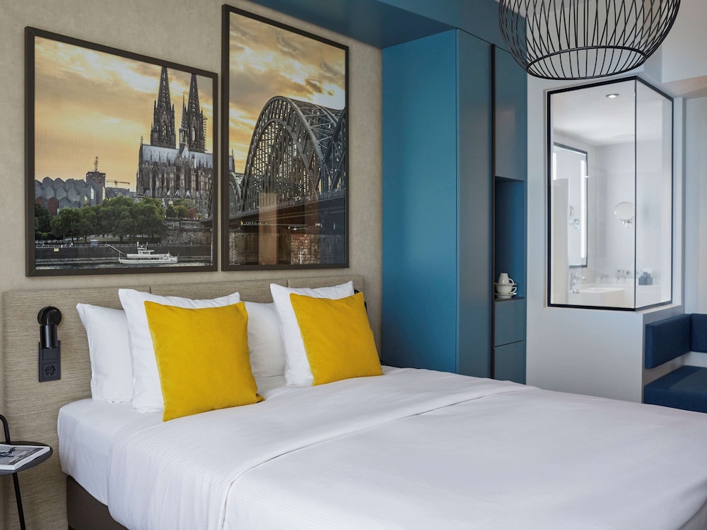 Standard Room, 1 Queen Bed