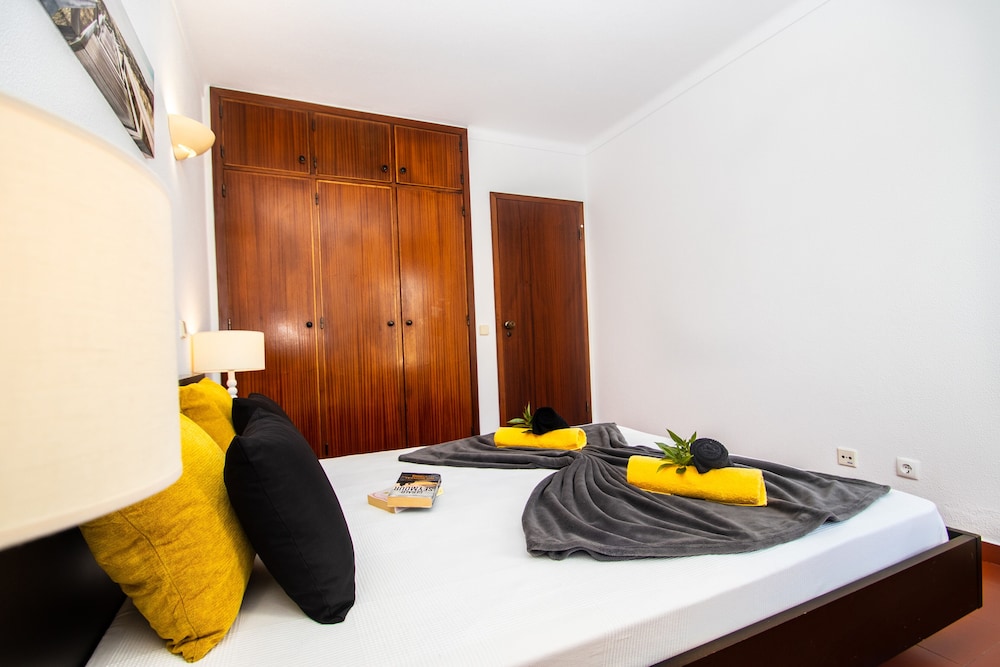 Apartment, 2 Bedrooms, Pool Access, Pool View