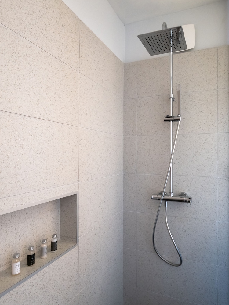 Signature Suite, 1 Bedroom, Hot Tub, Oceanfront