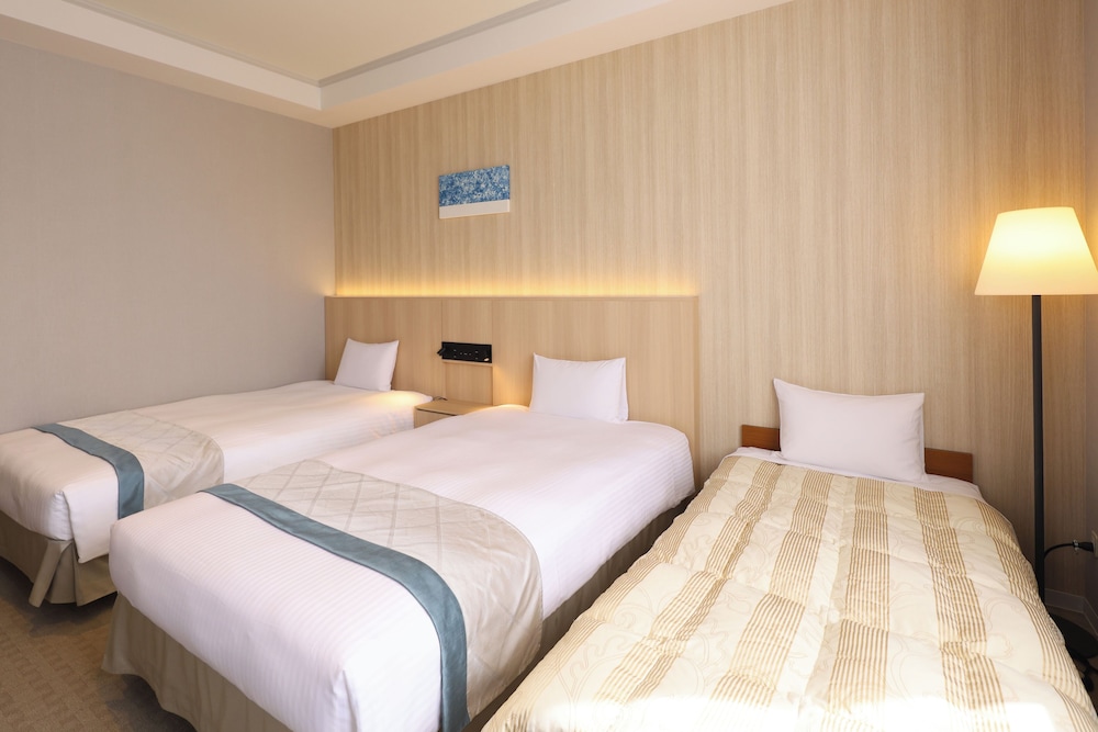 Twin Room, 2 Bedrooms, Non Smoking (2 Meals - Italian Dinner) photo 3