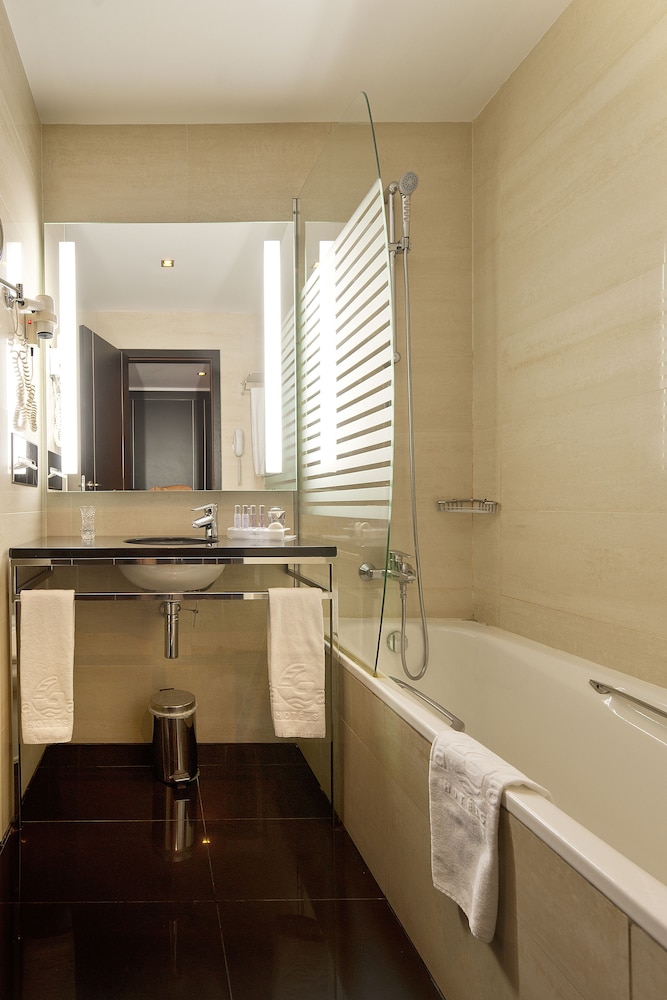 Twin Room (Single Use) - Photo 3