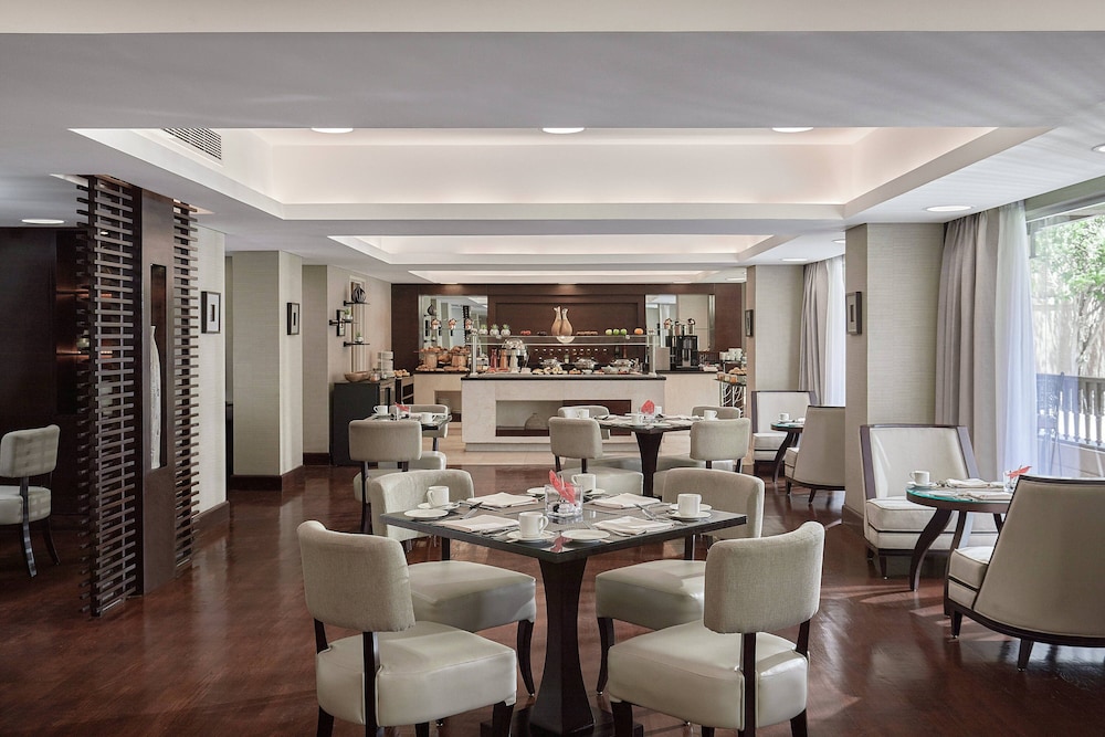 Deluxe Room, Club Lounge Access - Photo 8