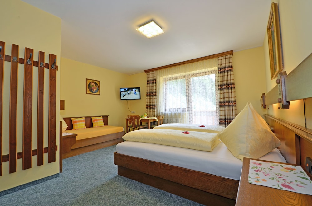Triple Room, Balcony