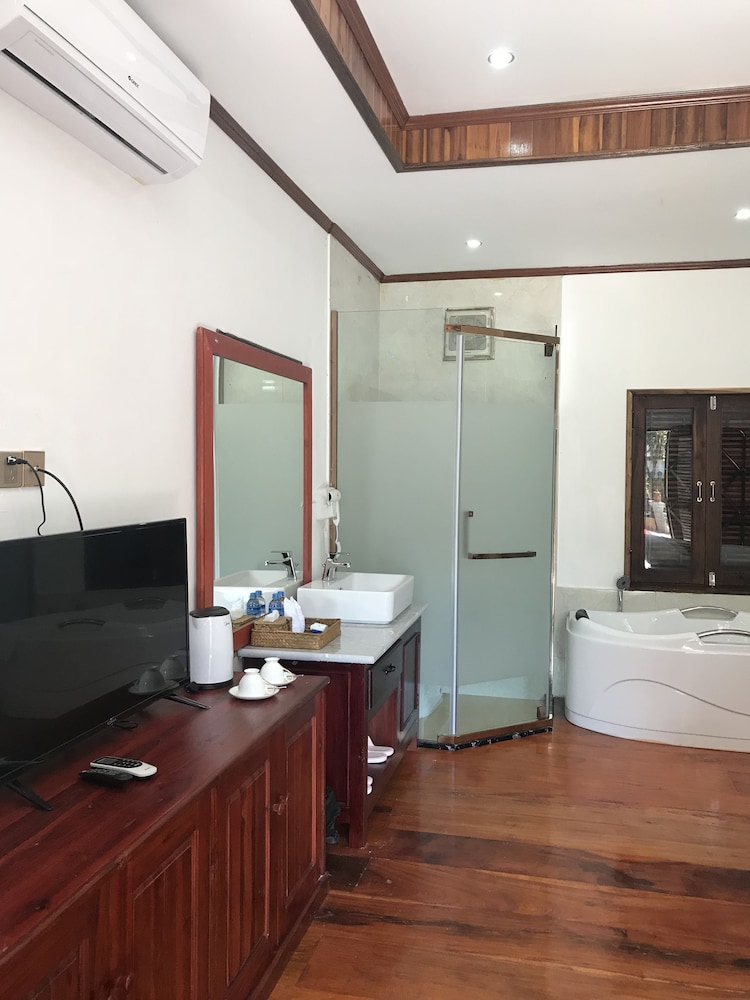 Deluxe Double Room - Photo 9