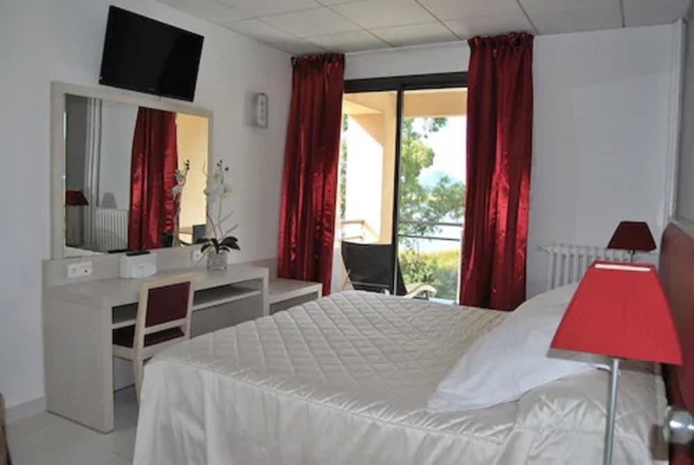 Superior Double Room, Terrace, Pool View