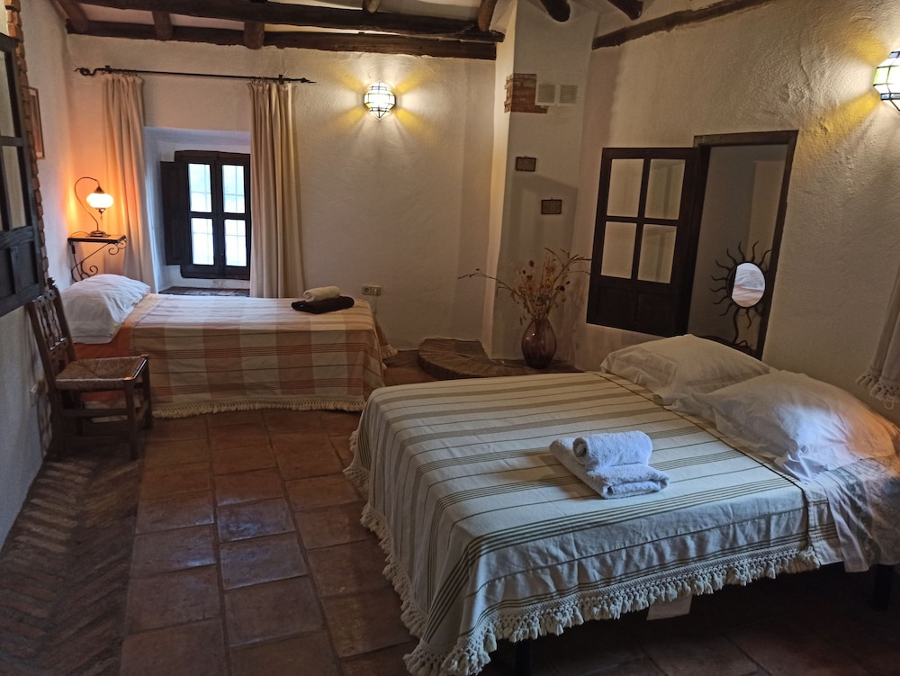 Habitación Triple Básica, Múltiples Camas, Vista al Valle