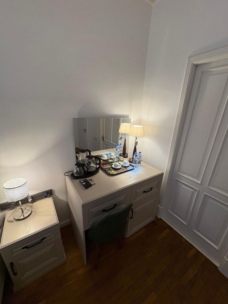 Classic Triple Room - Photo 10