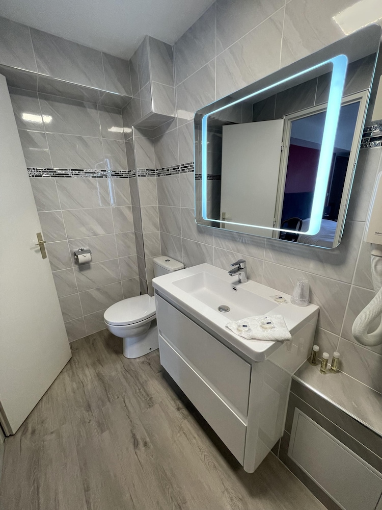 Comfort Double Room, Ensuite (Chambre Confort) - Photo 5