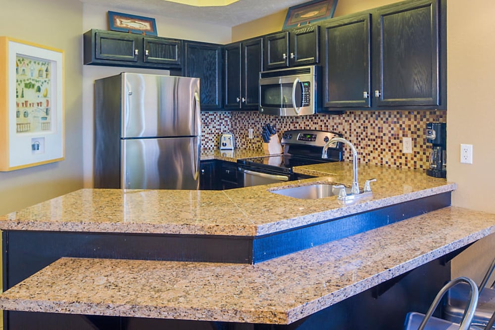 2 BEDROOM 2 KING SUITE WITH SOFABED photo 2
