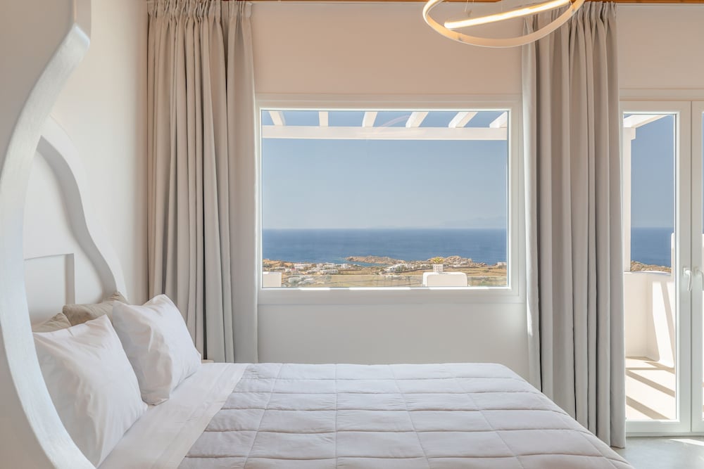 Honeymoon Suite, Sea View - Photo 8