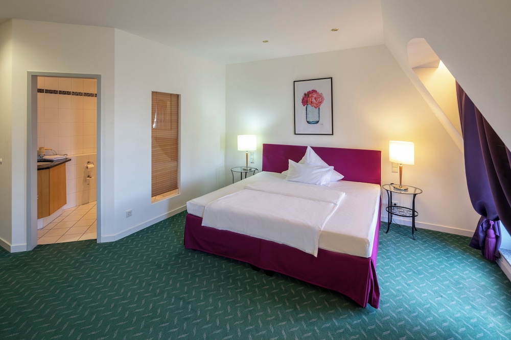 Basic Double Room photo 3
