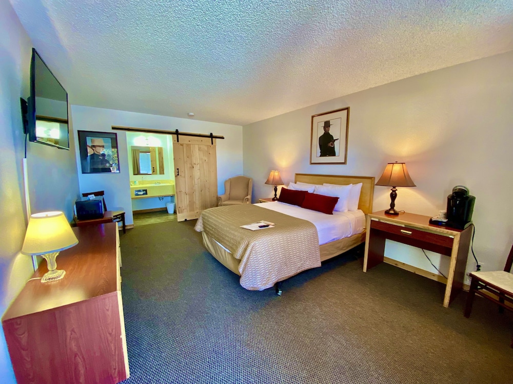 Standard Single Room, 1 Queen Bed