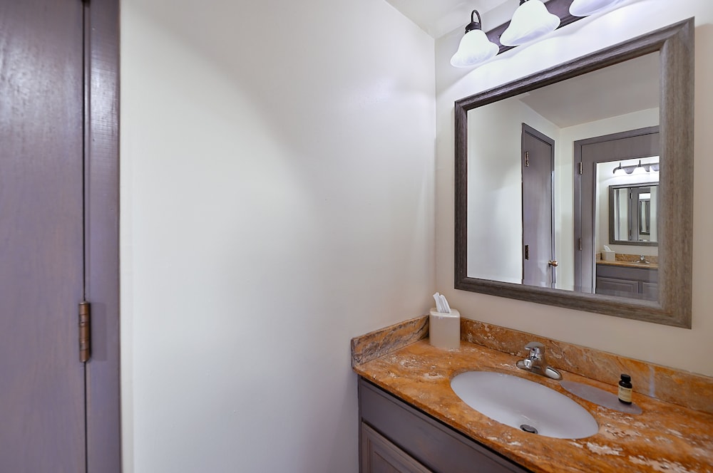 Suite, 1 King Bed (Sandia Kiva Suite) - Photo 2