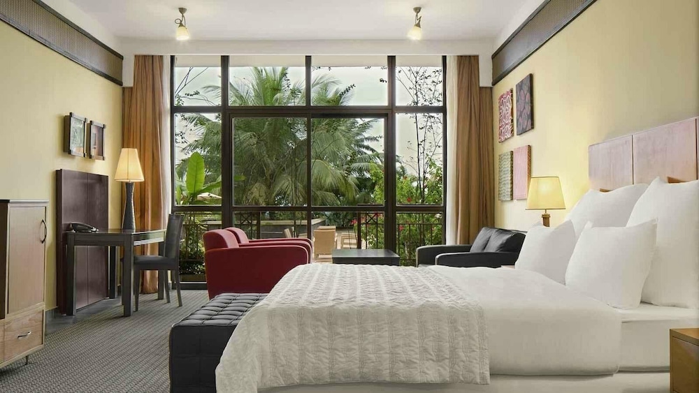 Deluxe Room, Balcony, City View