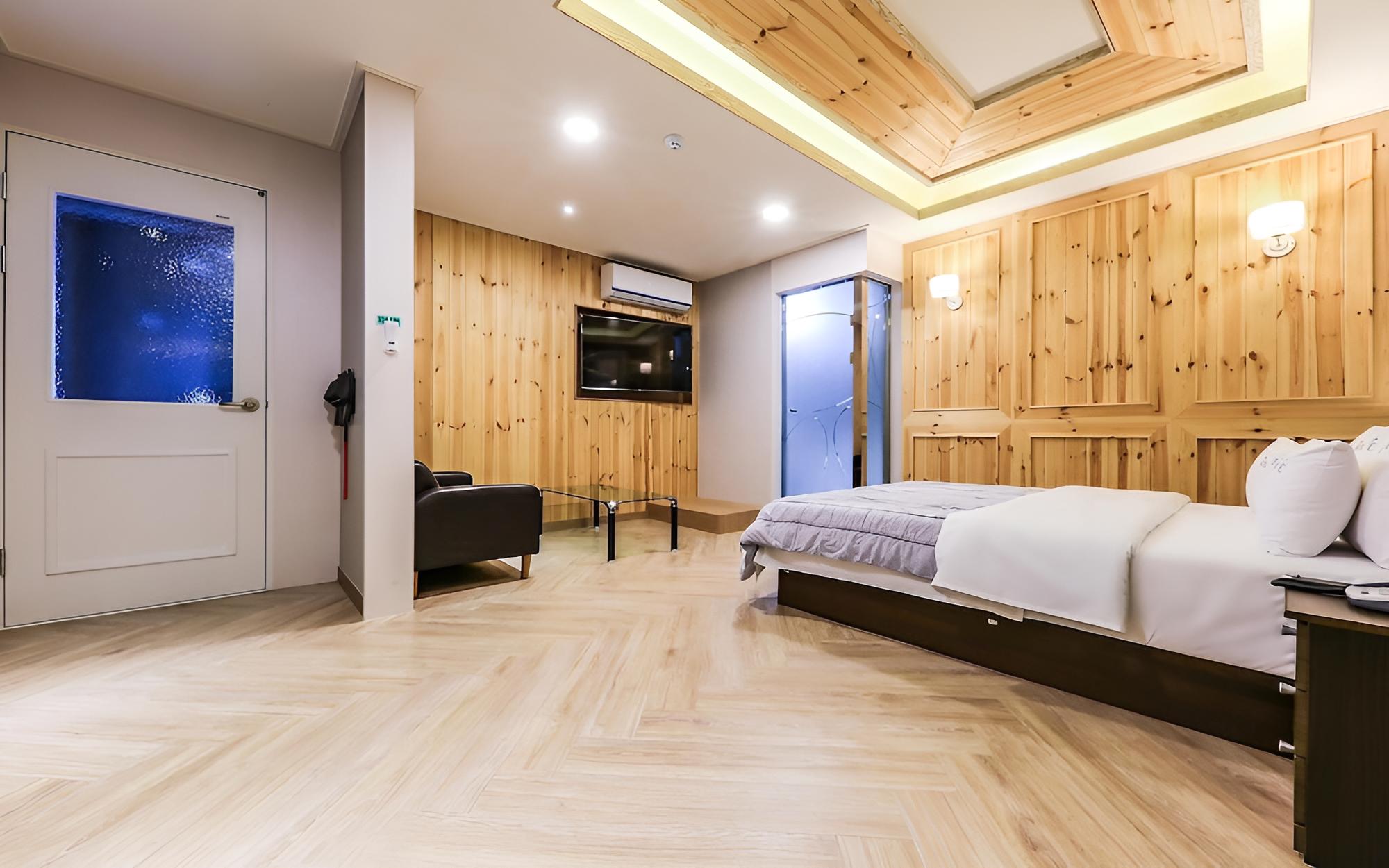 Room (VIP) photo 2