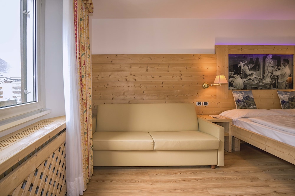 Superior Double or Twin Room photo 3