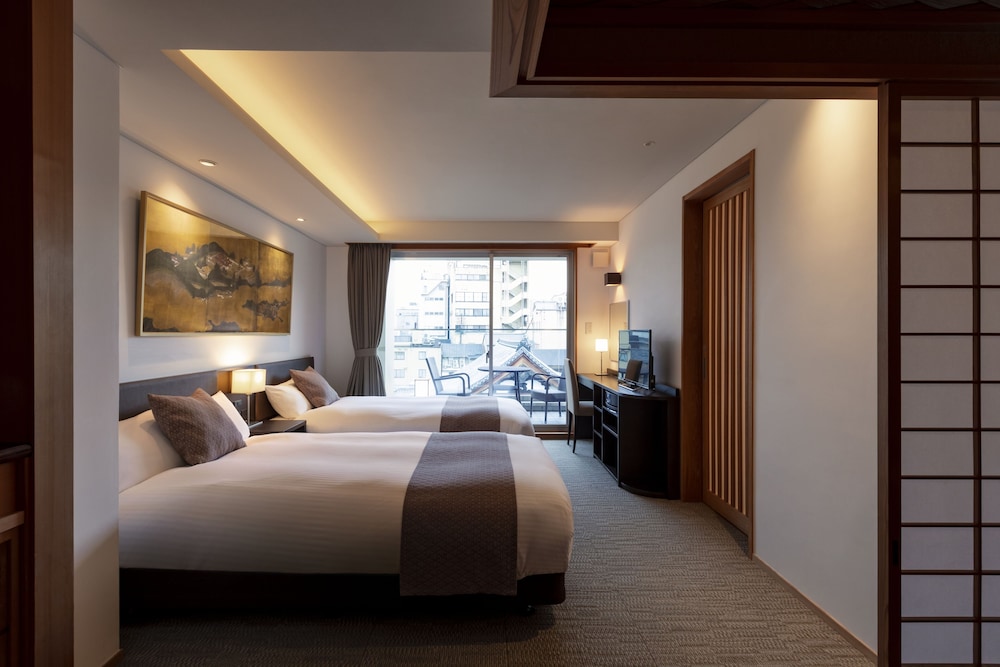 Premium Twin Room - Photo 1