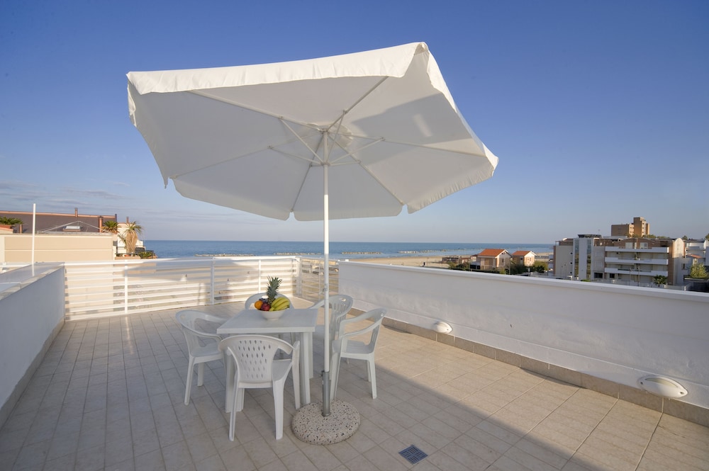 Family Penthouse photo 2