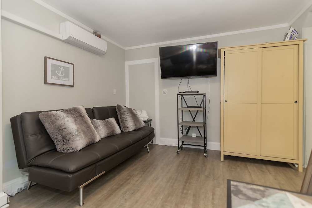 Standard Quadruple Room, Ensuite (Apartment at the Inn) photo 3