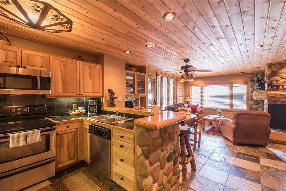 Condo, Multiple Beds (1110 Trappeur's Lodge, Trappeur's Cro) photo 2