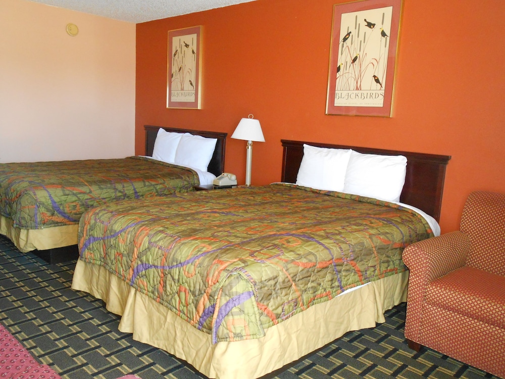 Double Room, 2 Queen Beds, Smoking photo 1