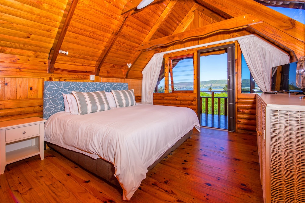 Luxury Wooden House photo 3