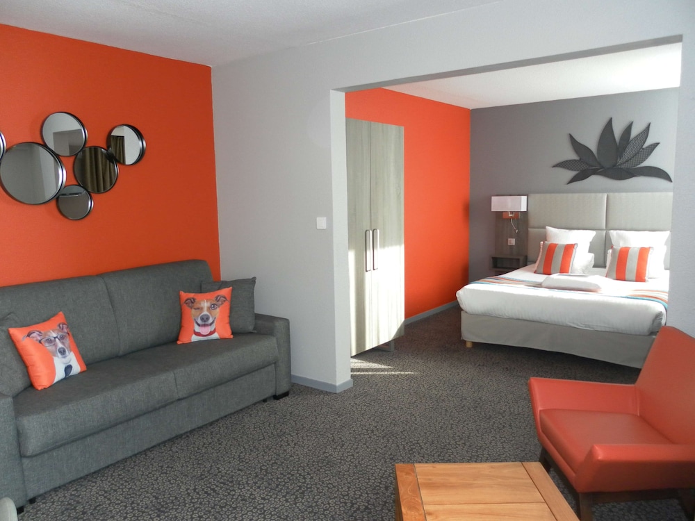 Standard Room, 1 Queen Bed with Sofa bed - Photo 1