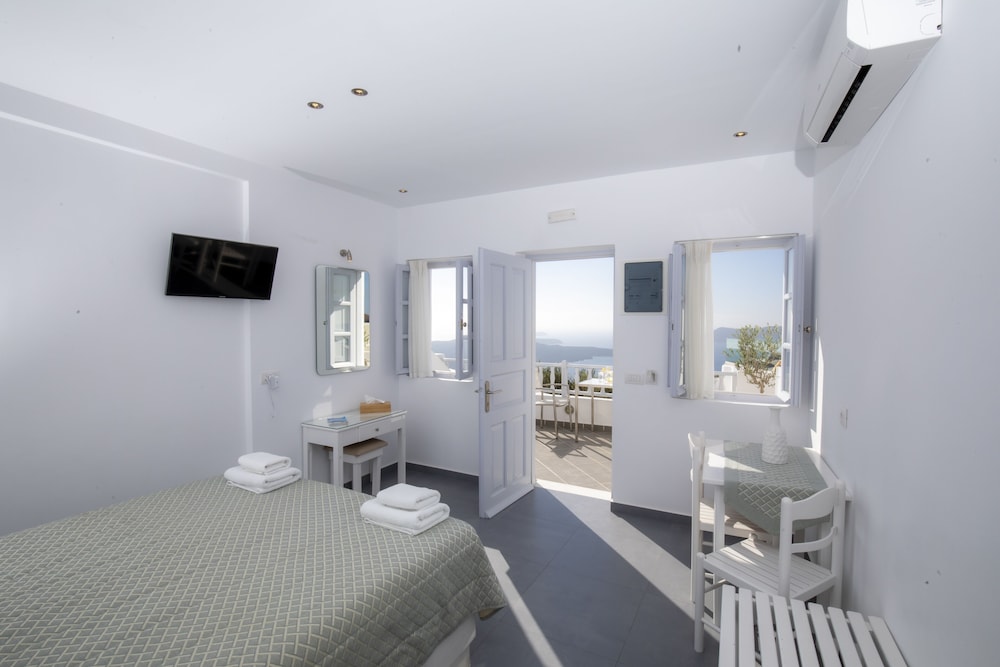 Standard Studio (Caldera View)