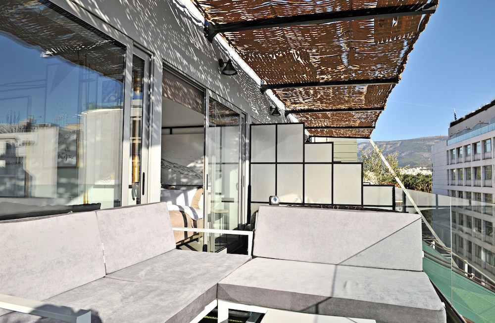Deluxe Suite, Terrace (Gold) photo 2