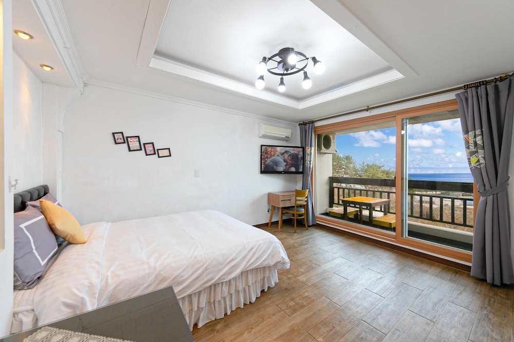 Basic Room, 1 Bedroom (Daisy 303(Ocean View)) - Photo 1