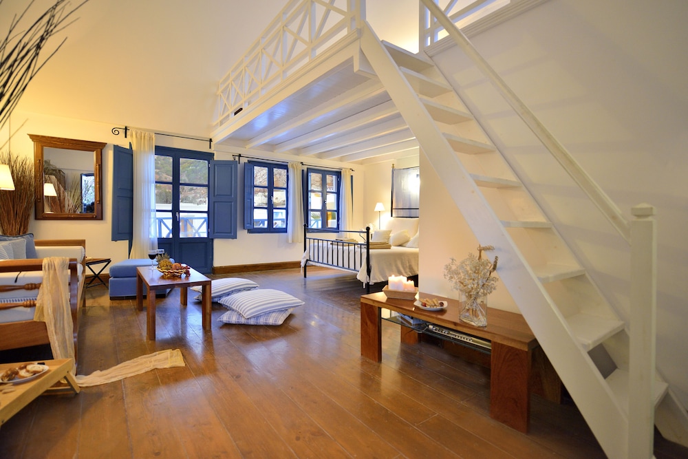 Luxury Duplex - Photo 12