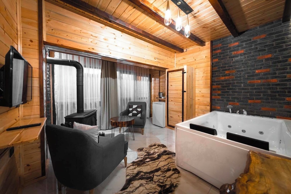 Deluxe Room, Hot Tub, Mountain View photo 1