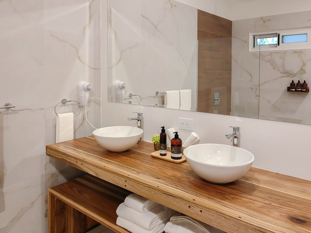 Tityra Junior Suites photo 2