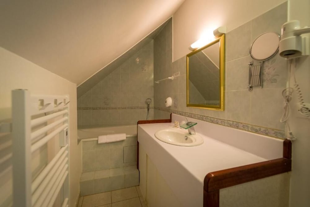 Superior Triple Room photo 3