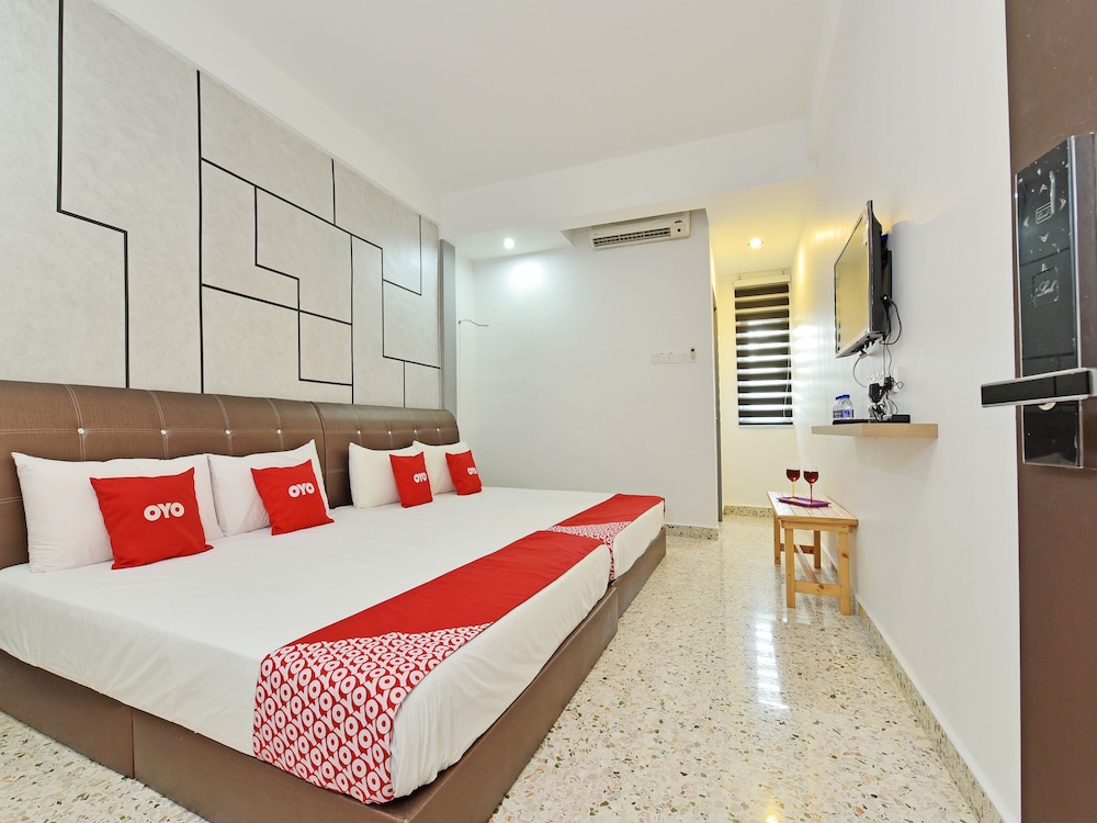 Family Room, Private Bathroom