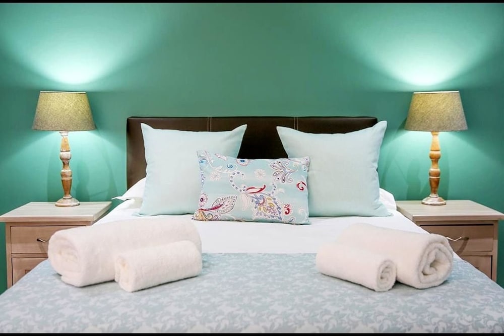 Standard Room, 1 Queen Bed, Accessible photo 1