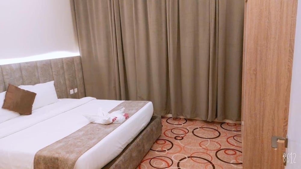 Deluxe Room - Photo 5