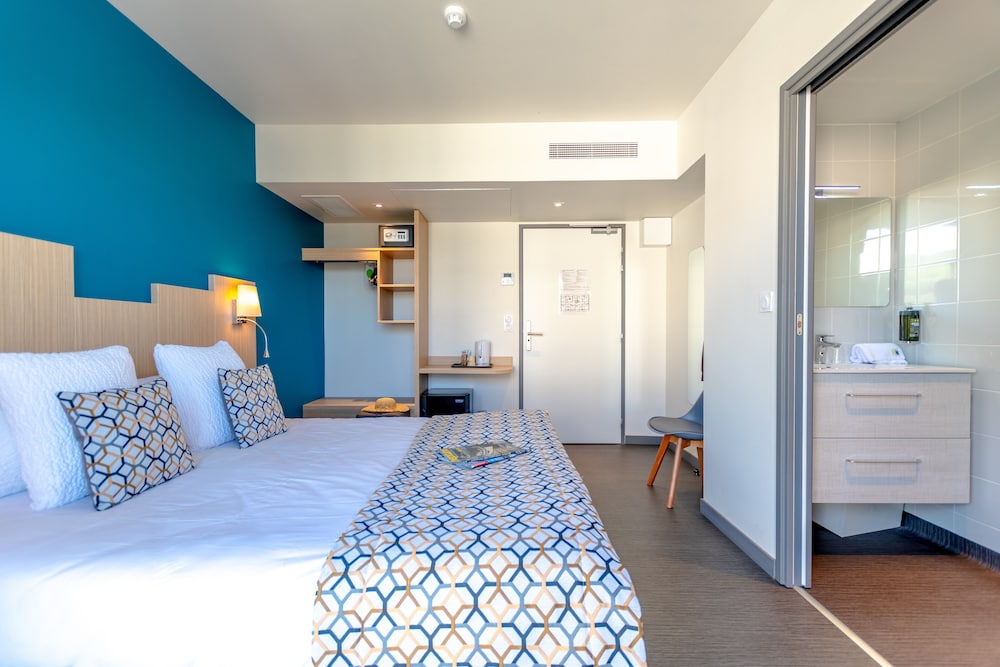 Superior Double Room, Balcony - Photo 6
