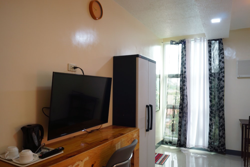 Family Room photo 3