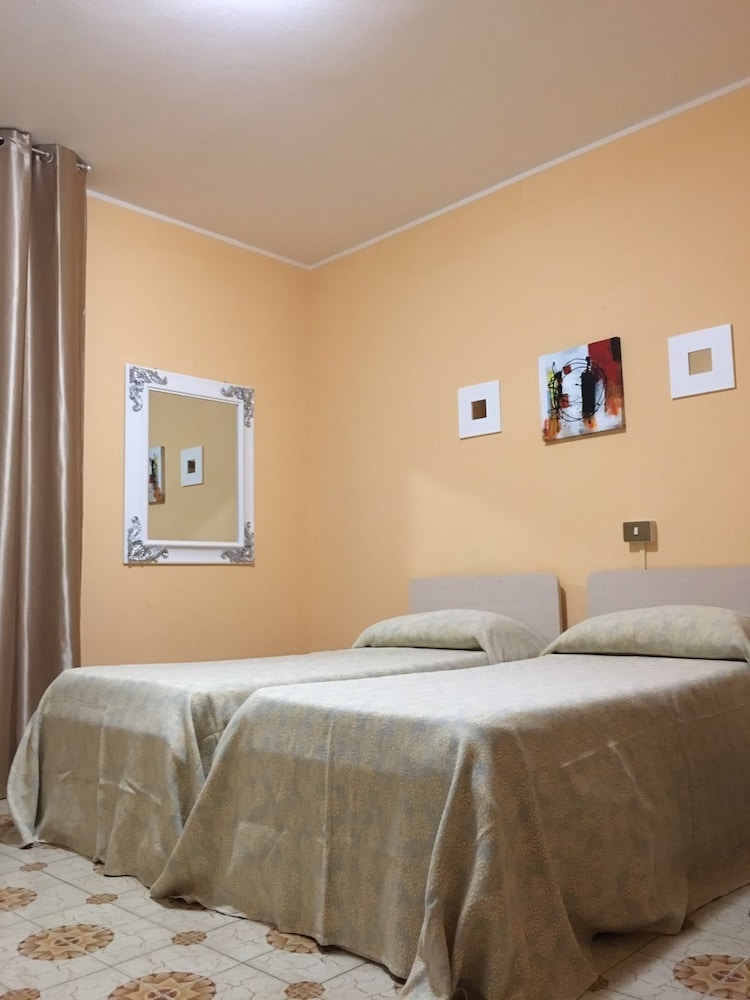 Standard Double or Twin Room photo 1