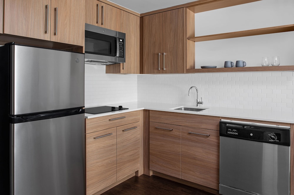 Studio, Multiple Beds, Kitchen - Photo 6
