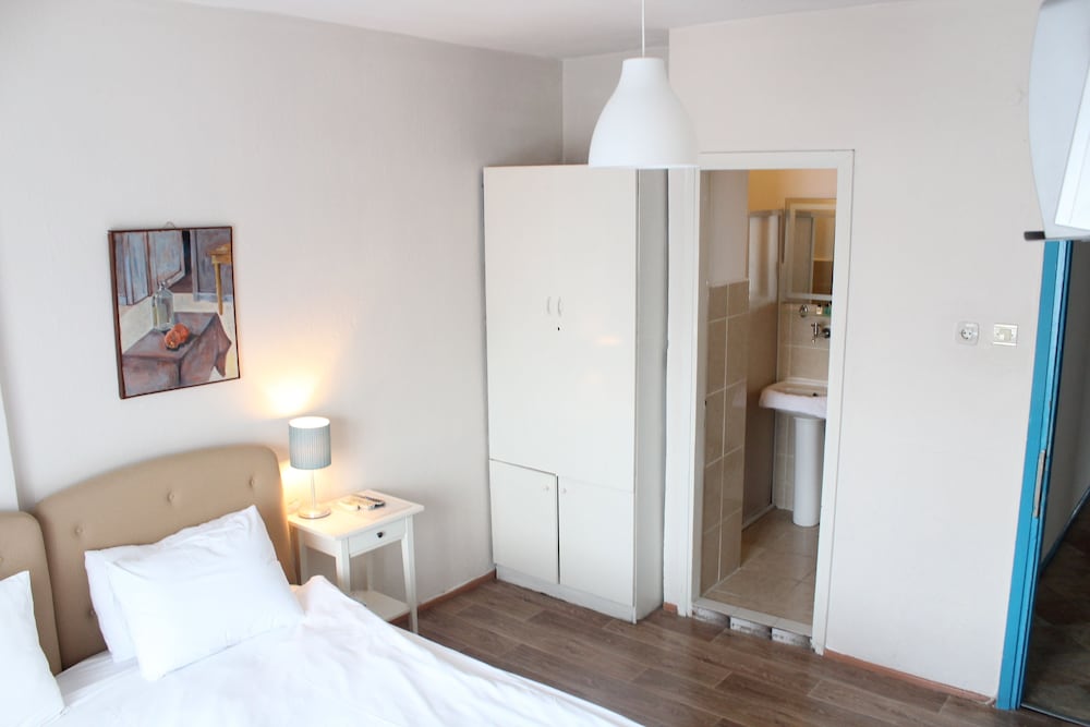 Standard Double or Twin Room, 2 Twin Beds photo 3