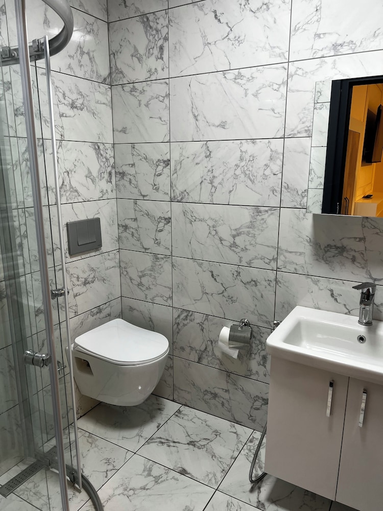 Family Apartment, 2 Bedrooms, River View, Mountainside photo 2