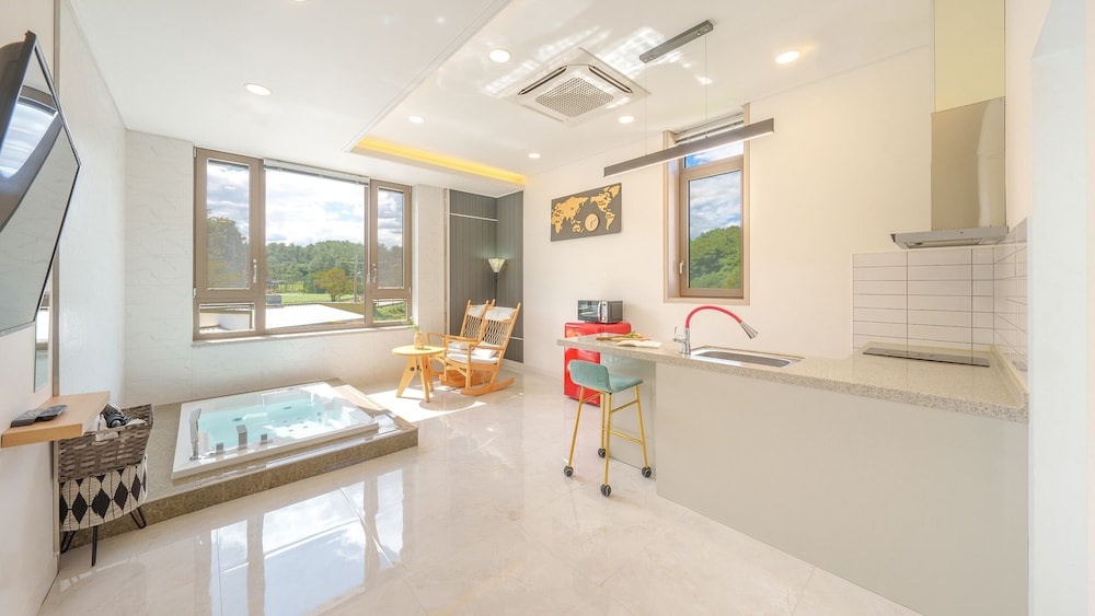 Basic Room, 1 Bedroom (Room 203) - Photo 1