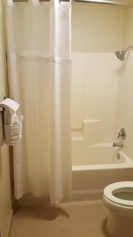 Family Suite, 2 Queen Beds, Non Smoking - Photo 4