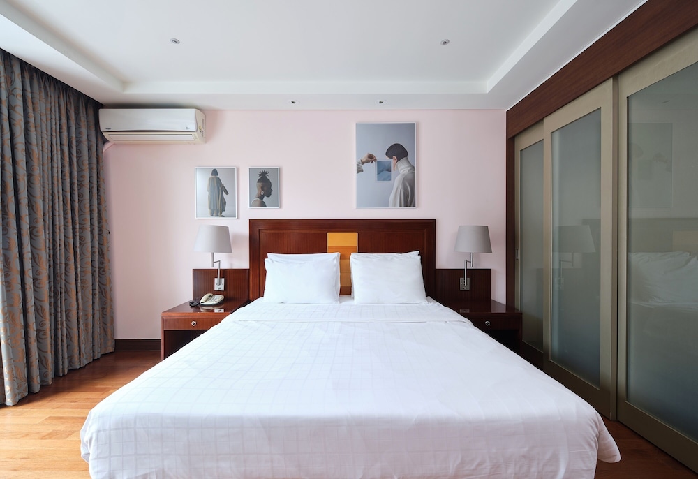 Adonis Superior Suite photo 1