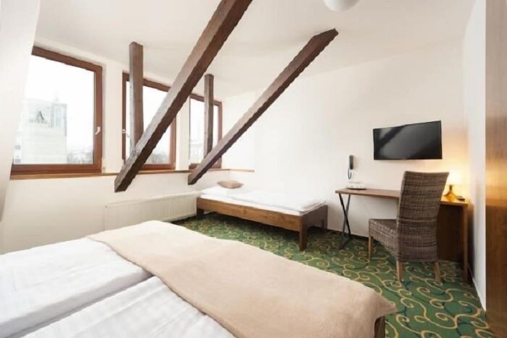 Basic Triple Room photo 2