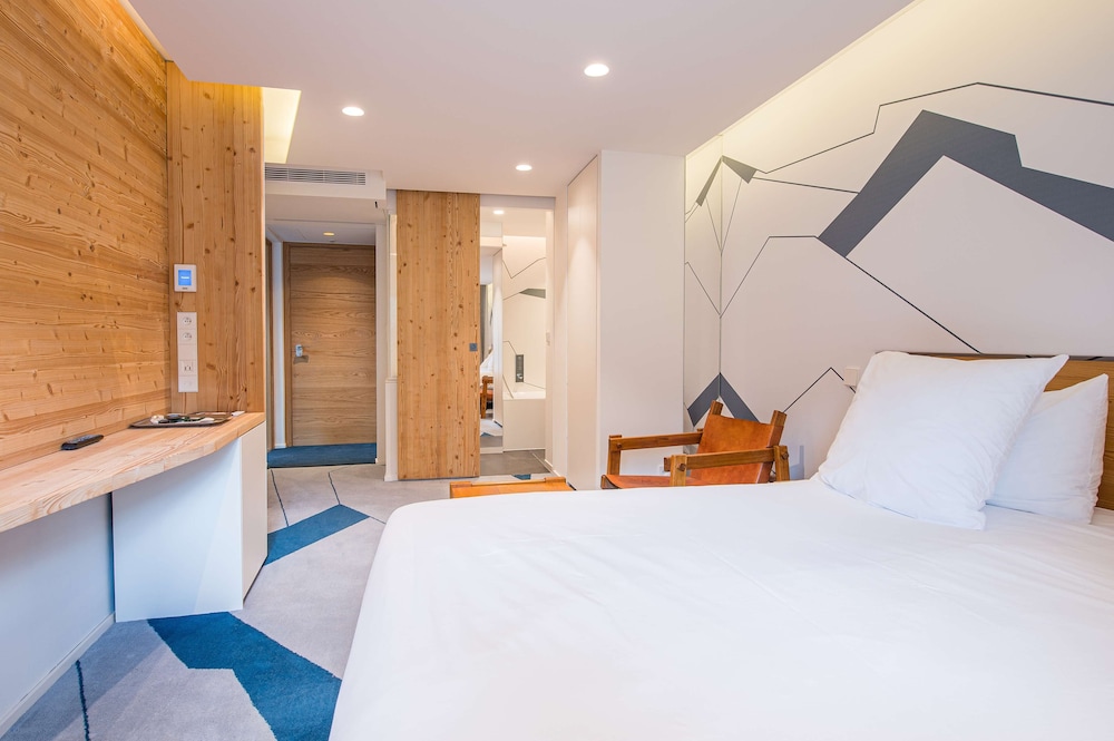 Superior Room, 1 Queen Bed, Non Smoking (Twin bed on request) photo 2