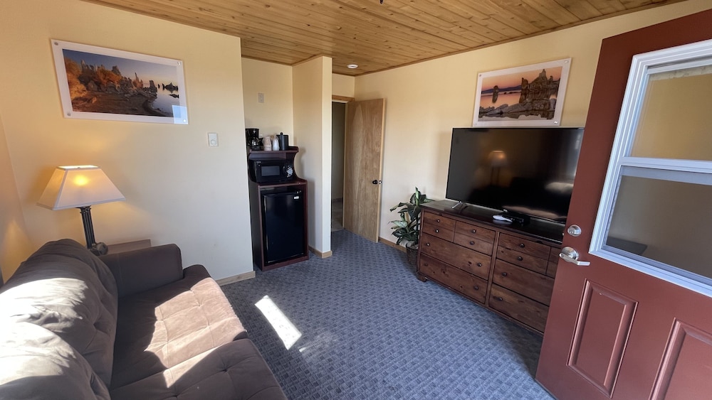 Deluxe Room, Non Smoking (Family Suite) photo 3